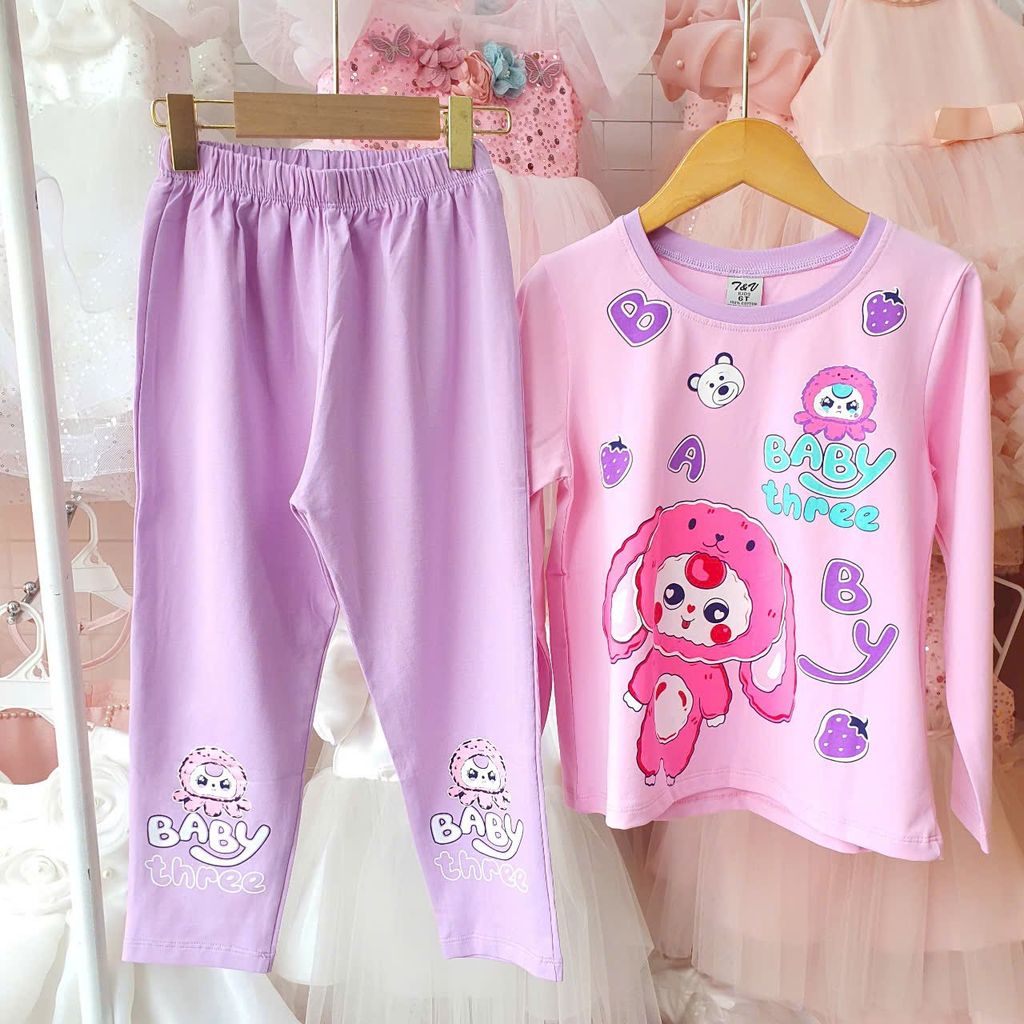DB37 _ Bộ thun dài tay bé gái từ 12 đến 33kg họa tiết Baby Three trái dâu dễ thương _ Beekids