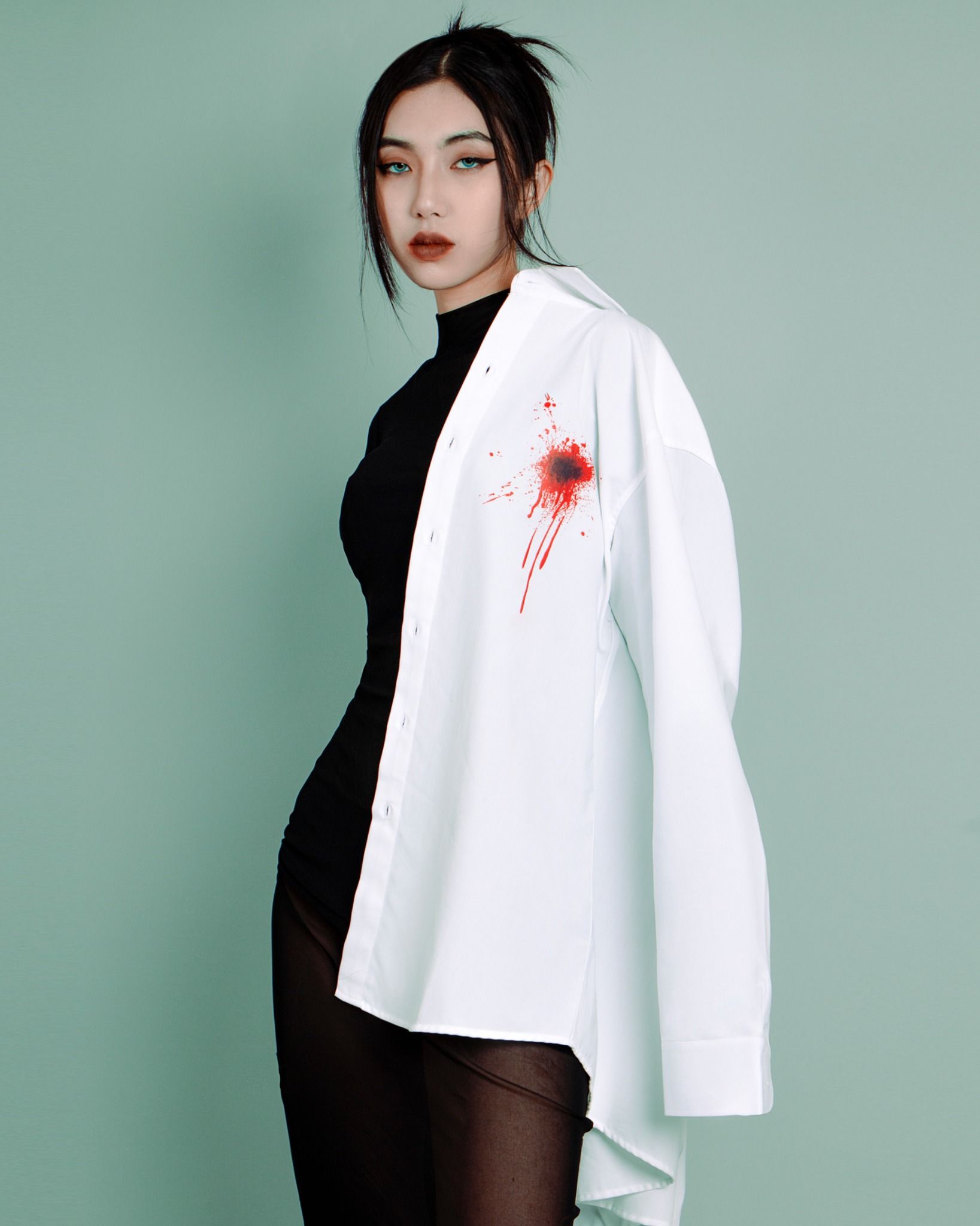 SƠ MI DÀI TAY Heartshot *Trắng