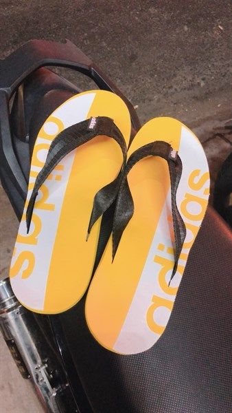 KẸP ADIDAS DÙ MẶT CHỮ