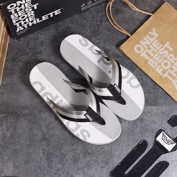 KẸP ADIDAS DÙ MẶT CHỮ