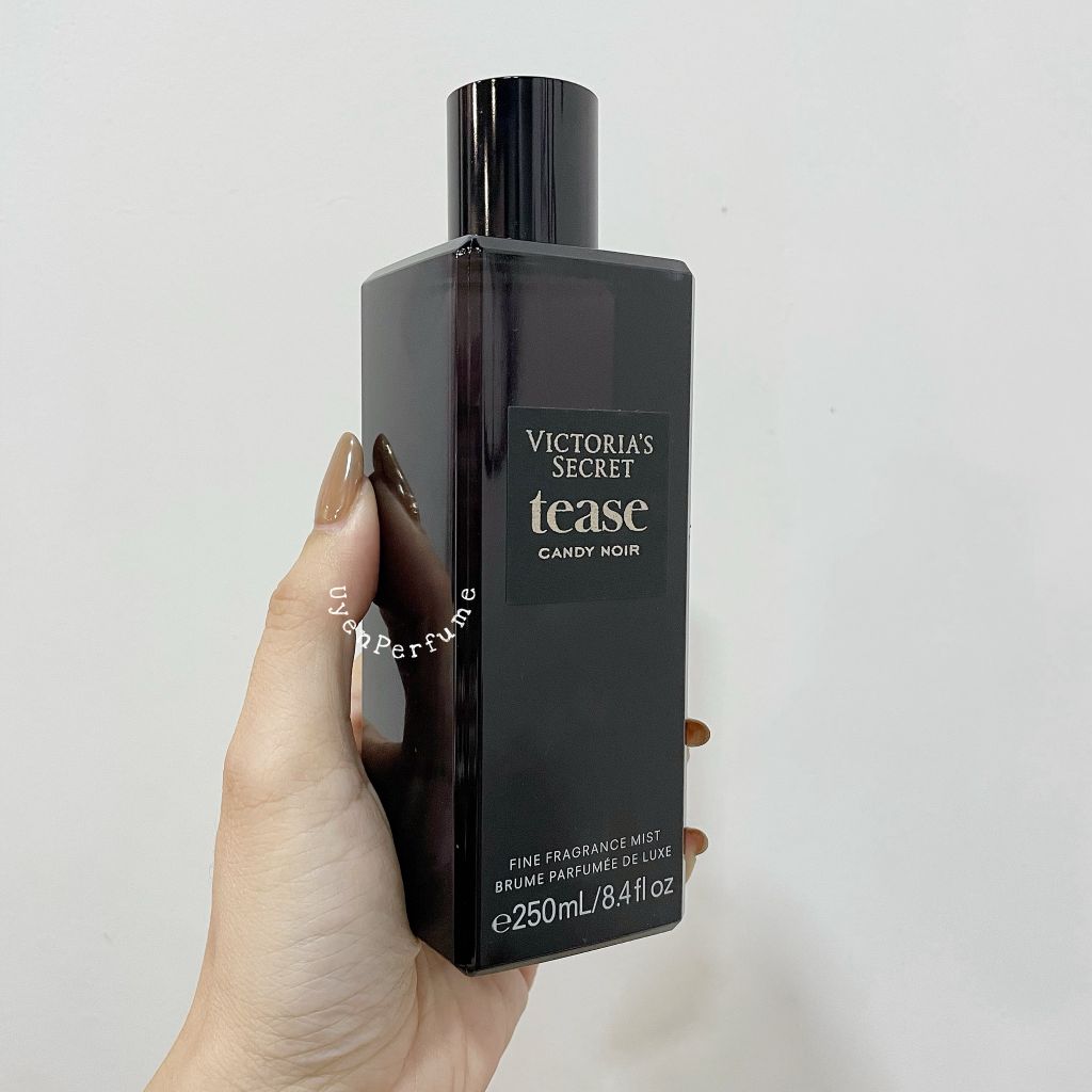 Victoria Tease Noir