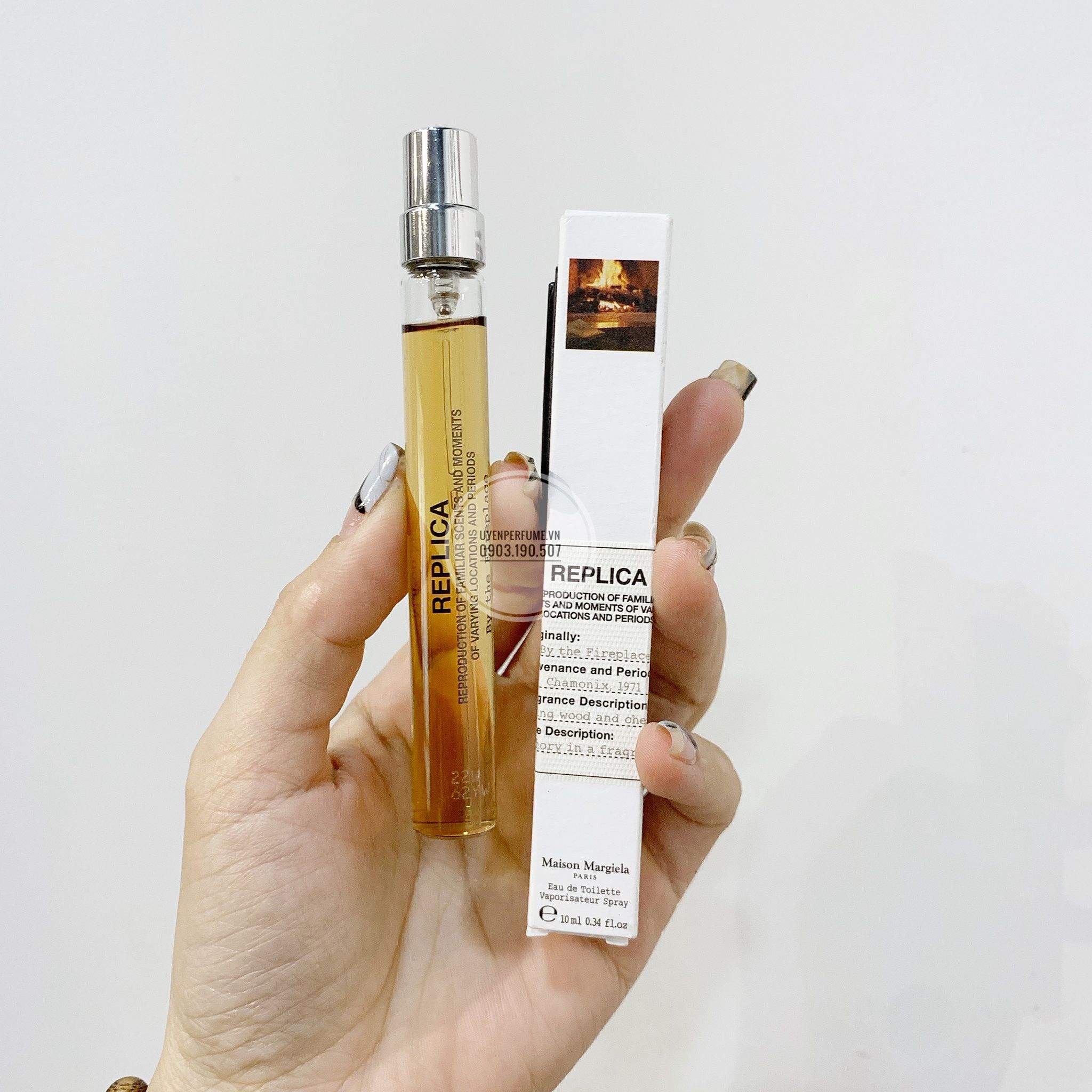 Replica By the Fireplace 10ml