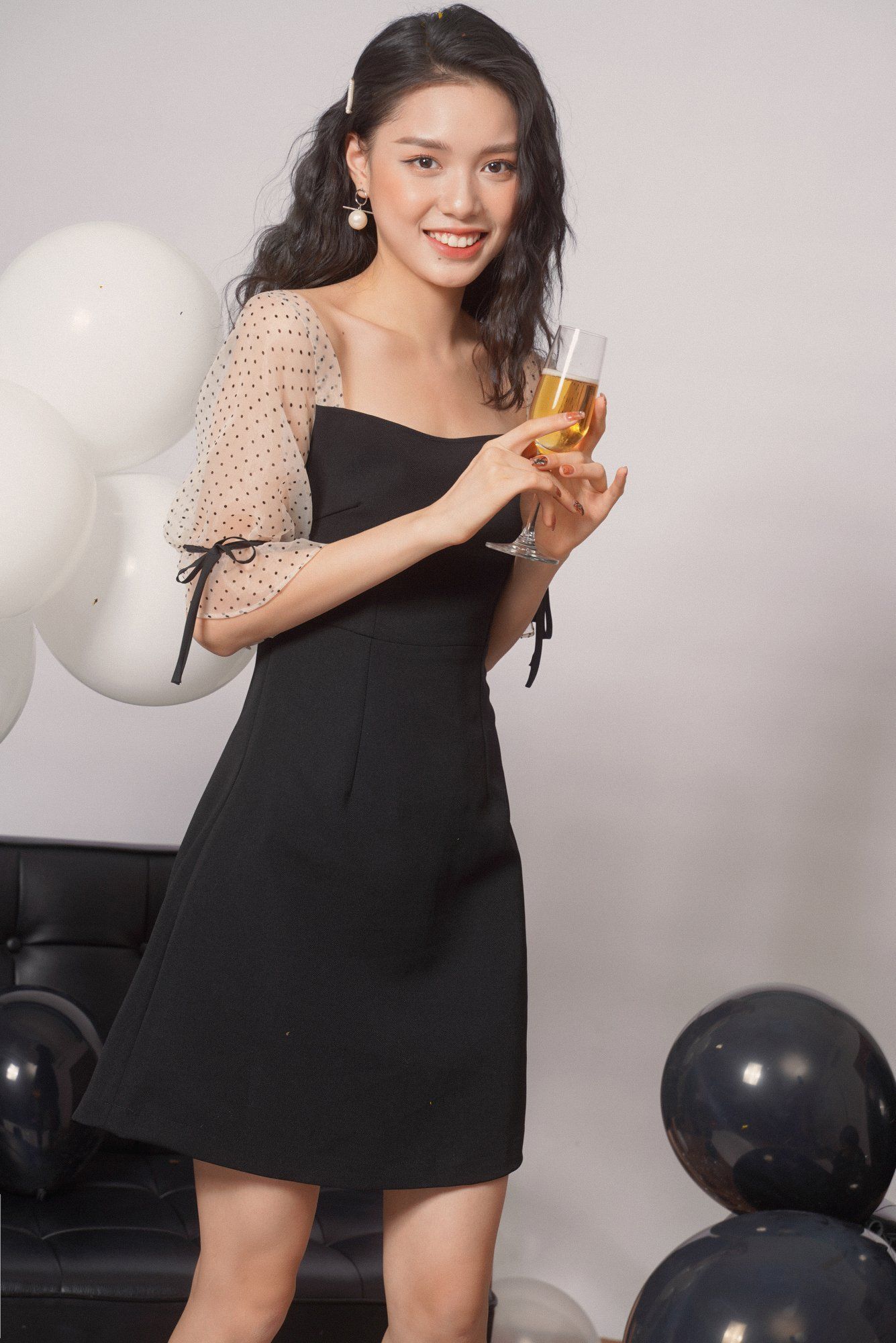 Váy ôm xòe tay bồng