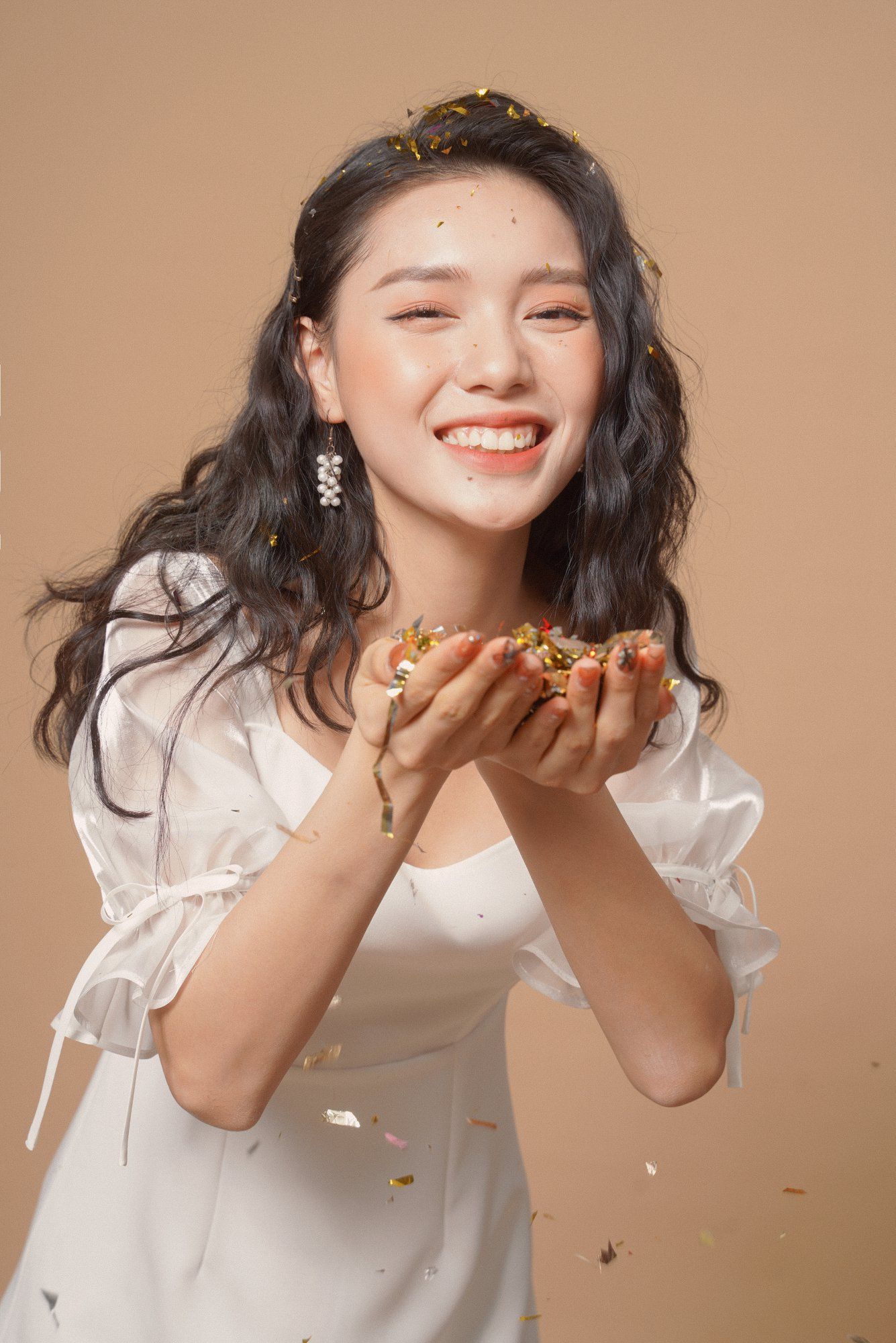 Váy ôm xòe tay bồng