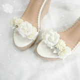  Giày cưới đế xuồng trắng đính hoa trà cao 11cm 
