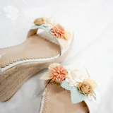  Giày cưới đế xuồng trắng đính hoa màu pastel cao 11cm 
