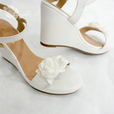  Giày cưới đế xuồng trắng đính hoa 