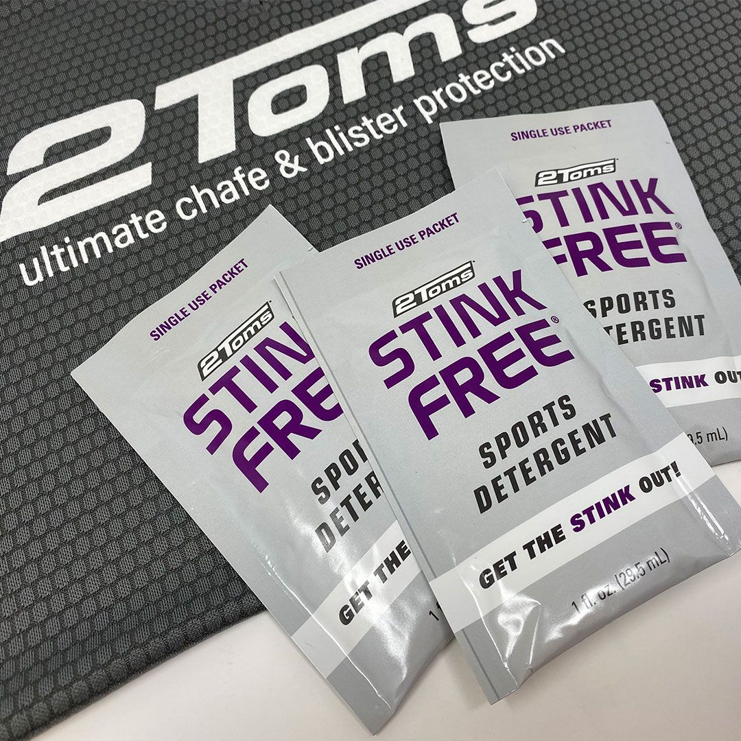 2Toms Stinkfree Sports Detergent chai 887ml- Loại Bỏ Vết Bẩn Và Khử Mùi Quần Áo Thể Thao
