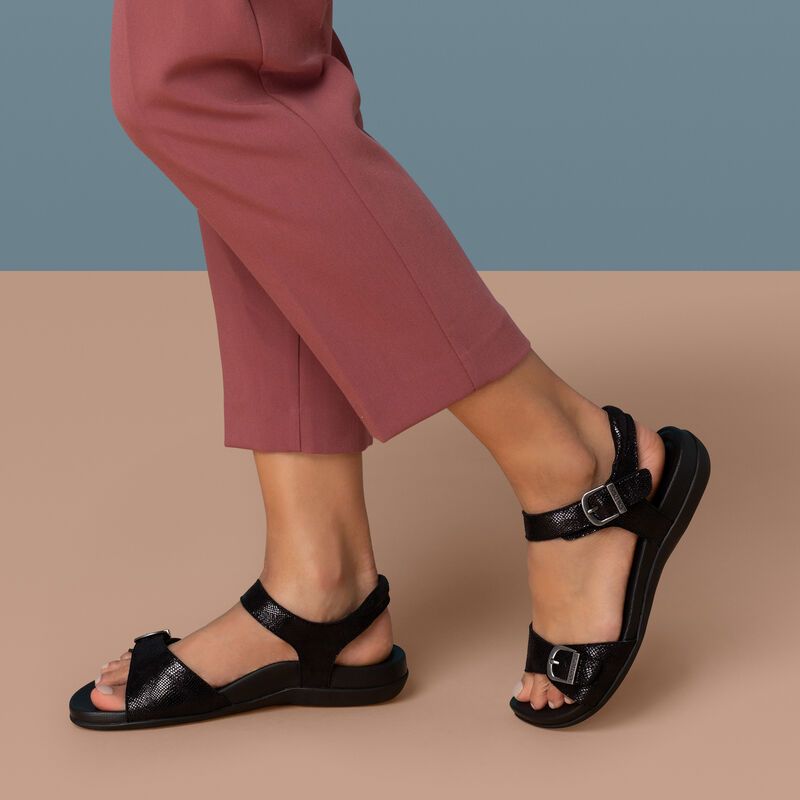Sandal sức khỏe nữ Aetrex Carrie Black