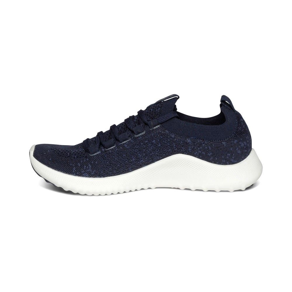 Giày thể thao sức khỏe nữ Aetrex Carly Navy