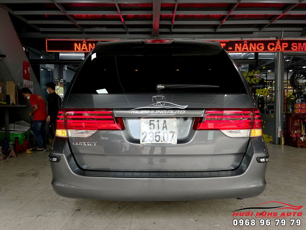 Độ Đèn LED Hậu Cho Xe HONDA ODYSSEY Chuyên Nghiệp