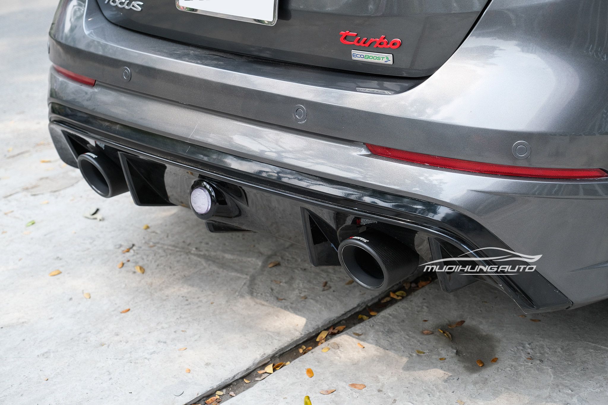 Độ Pô AKRAPOVIC Chính Hãng Cho Xe FORD FOCUS