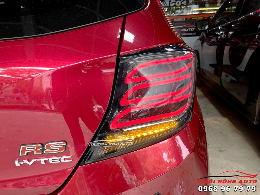 Mẫu Đèn Hậu Nguyên Cụm Sang Chảnh Lắp Cho Xe HONDA BRIO