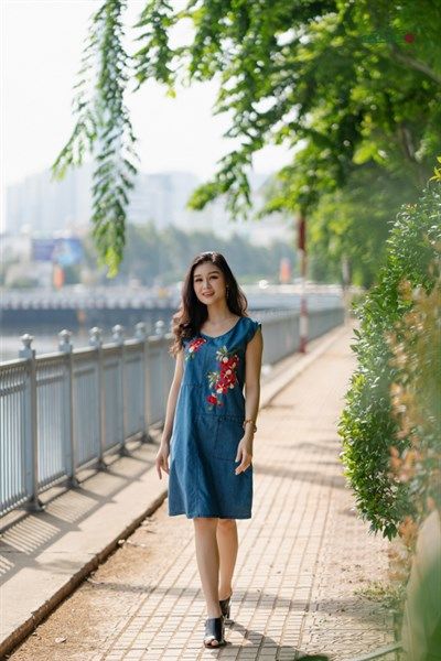  Đầm Denim A túi xéo thêu tay Phượng Đỏ 