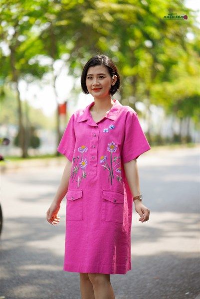 Đầm linen thêu tay Sao nhái vest trụ Hồng Sen