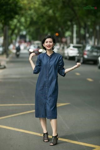  Đầm denim cổ đứng thêu Hồng Nhung / King 