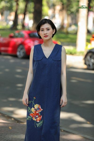 Đầm thêu tay Poppy suông tim túi xanh dương