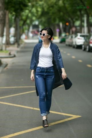 Đầm denim cổ đứng thêu Hồng Nhung / King