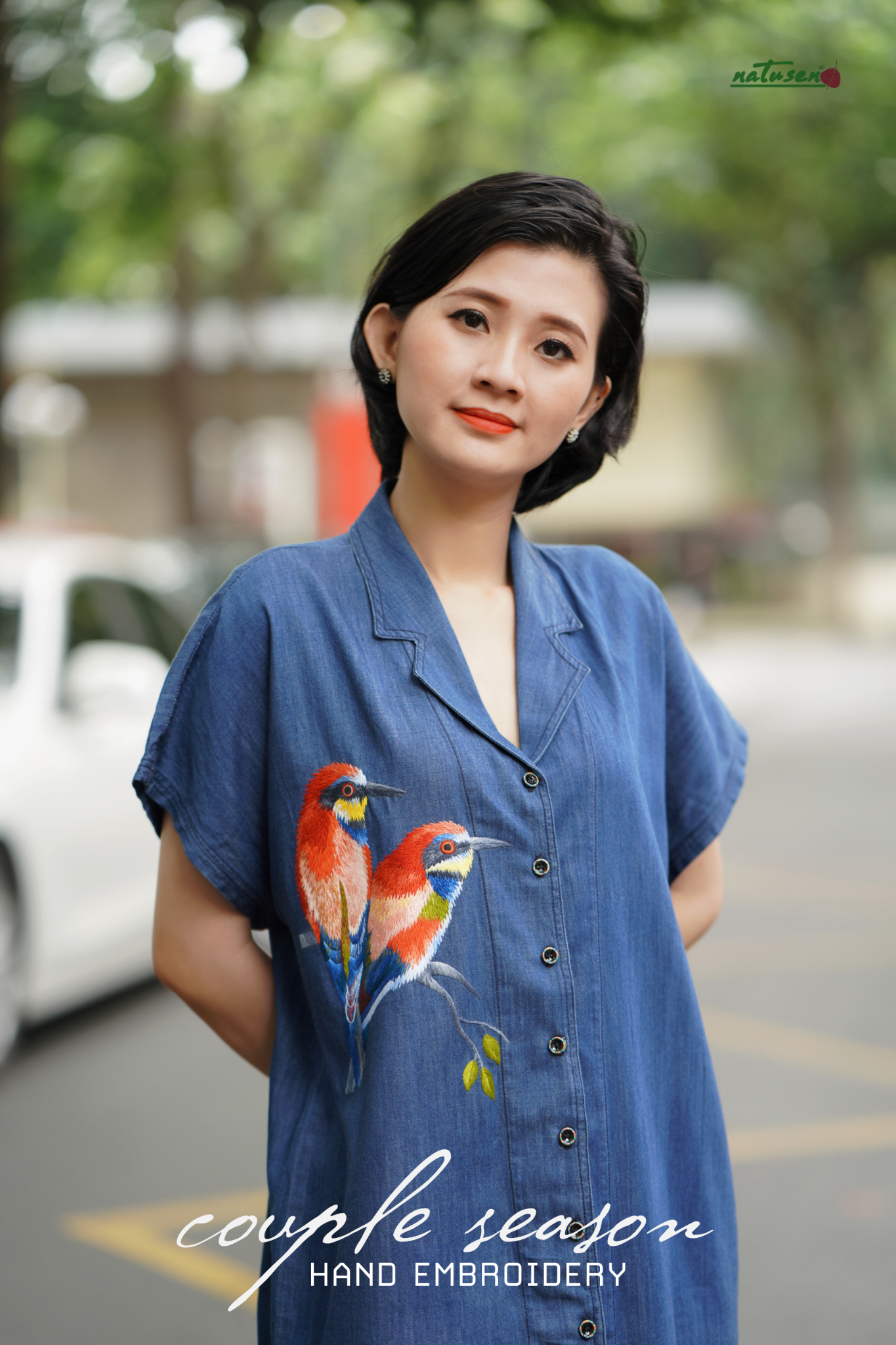  Đầm Bói cá Heart Loves denim cổ vest thêu thủ công 