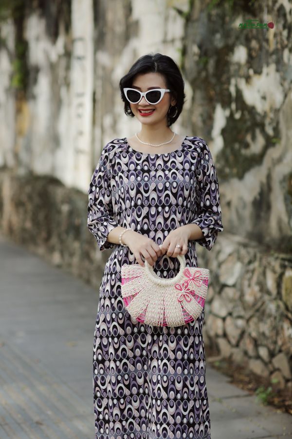 Áo dài ôm pen trước tím cà