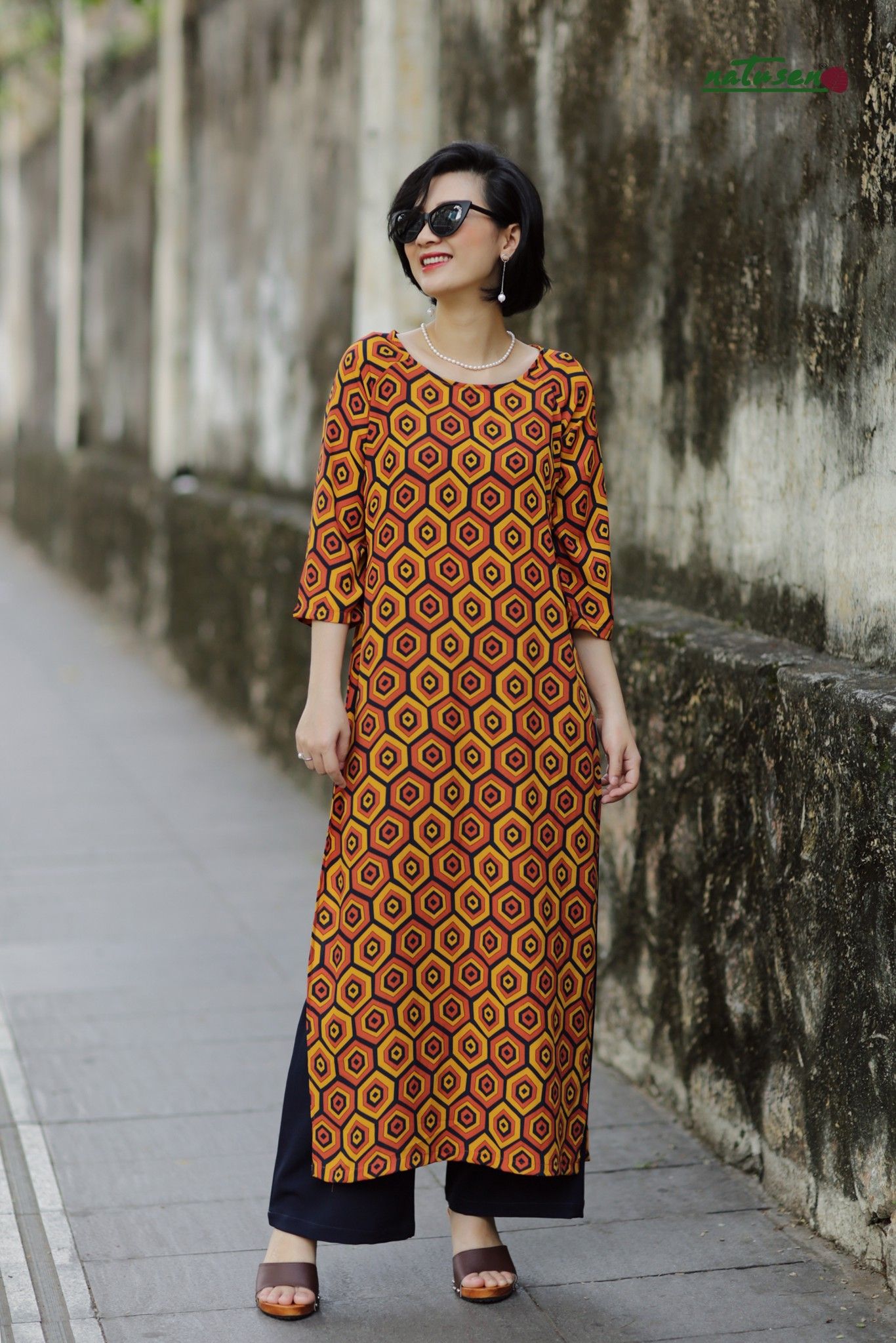 Áo dài suông in tổ ong Vàng nghệ