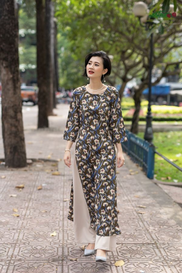 Áo dài pen ôm xanh in hoa cúc