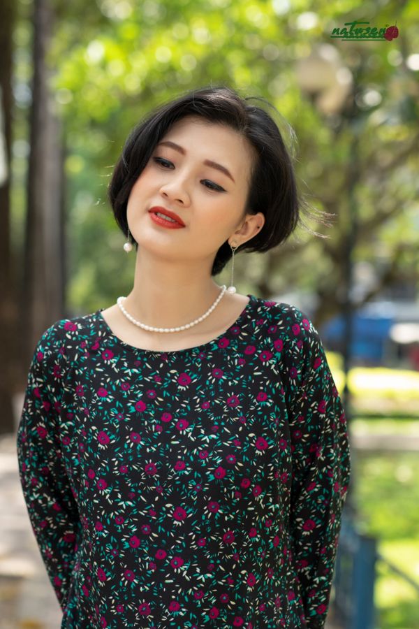 Áo dài lụa xanh hoa mai hồng dáng ôm