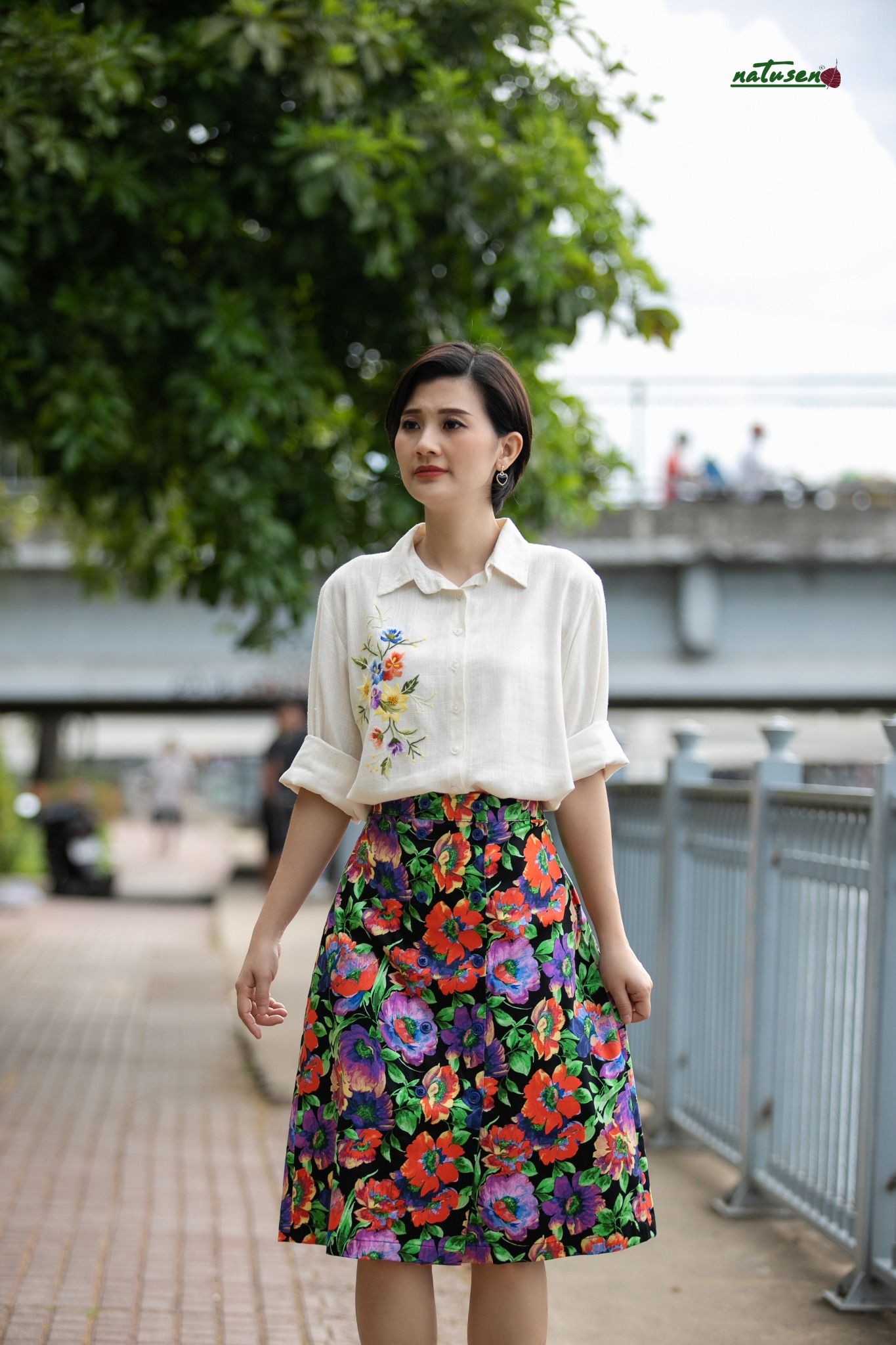  Áo chemise kem thêu tay Hoa Thanh Xuân 