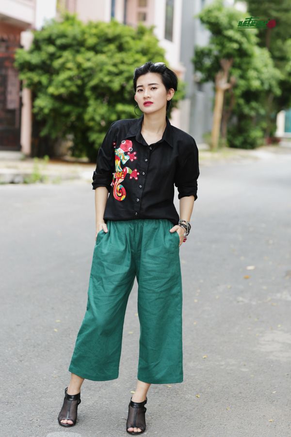 Áo linen thêu thủ công Tắt Kè lập thể
