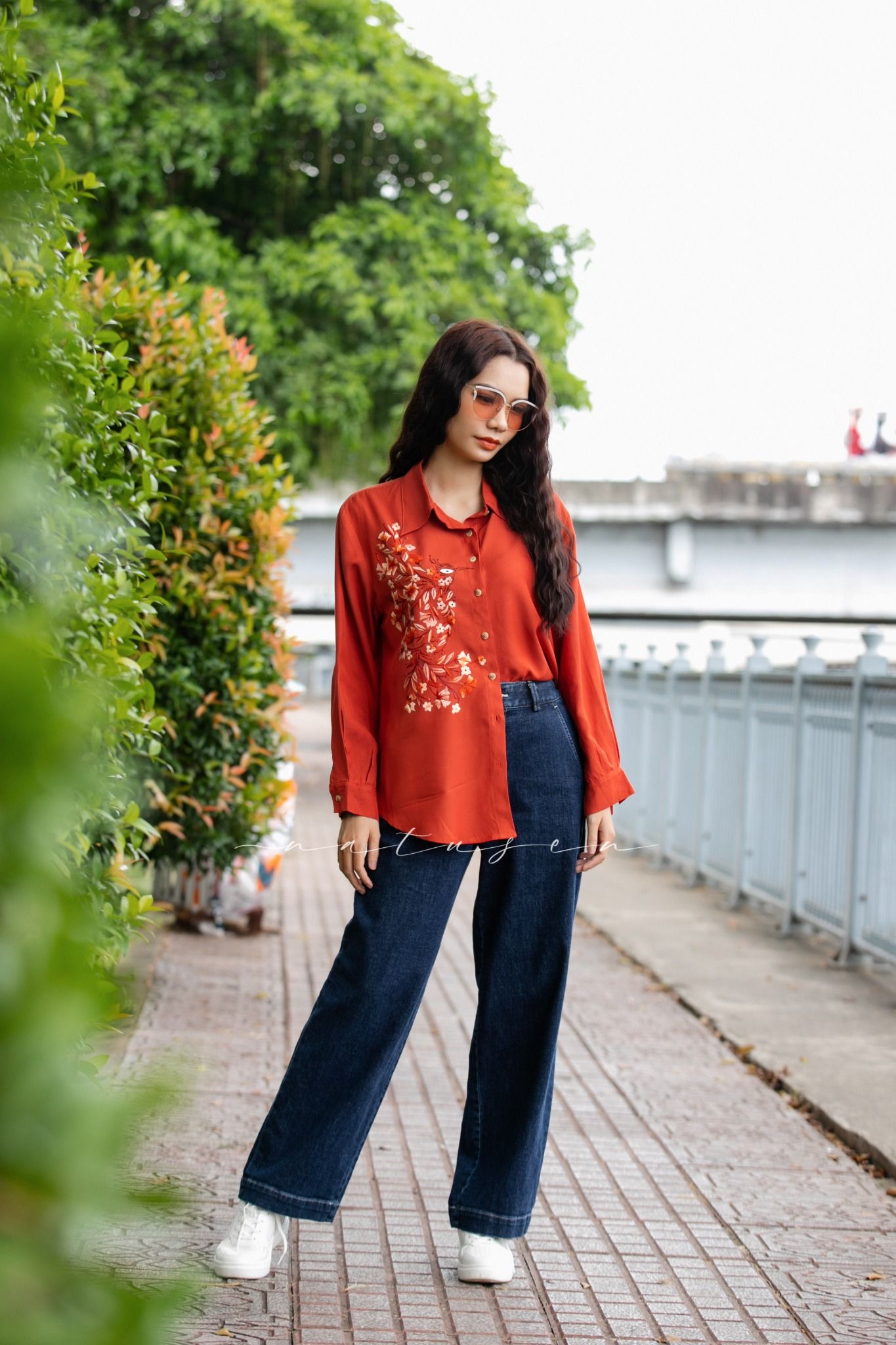 Quần Jeans lưng cao dáng suông ống rộng _ Dark