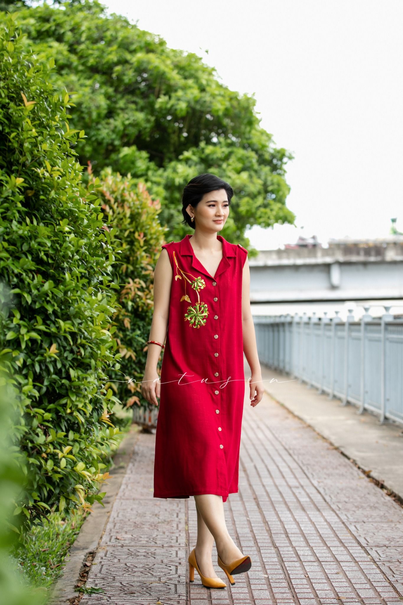 Đầm Kachia thêu tay Kim Ngân An Khuê