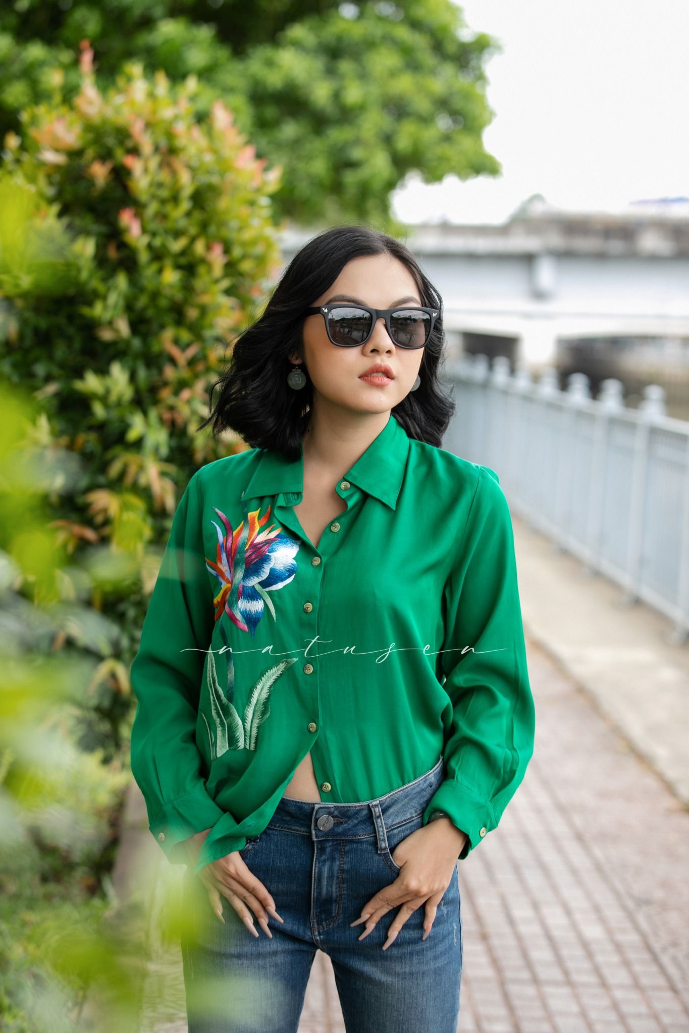 Áo chemise Xanh Ve thêu tay Hạc Tiên