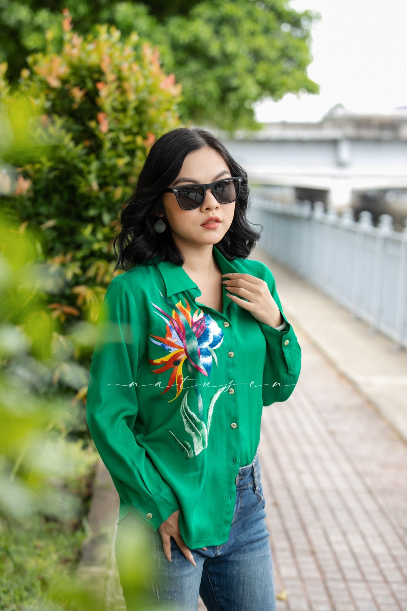 Áo chemise Xanh Ve thêu tay Hạc Tiên