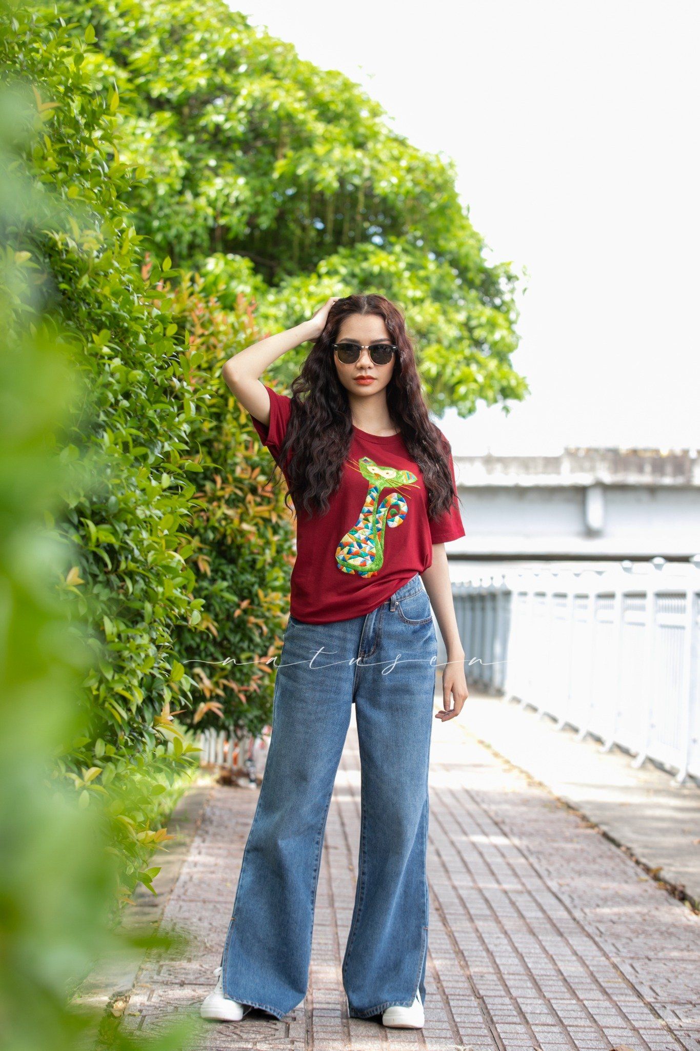 Quần jeans suông ống rộng xẻ bên Ymi Medium