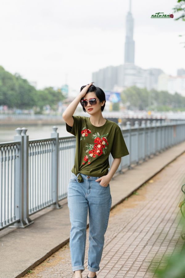 Áo thun Olive thêu tay hoa Phượng Đỏ