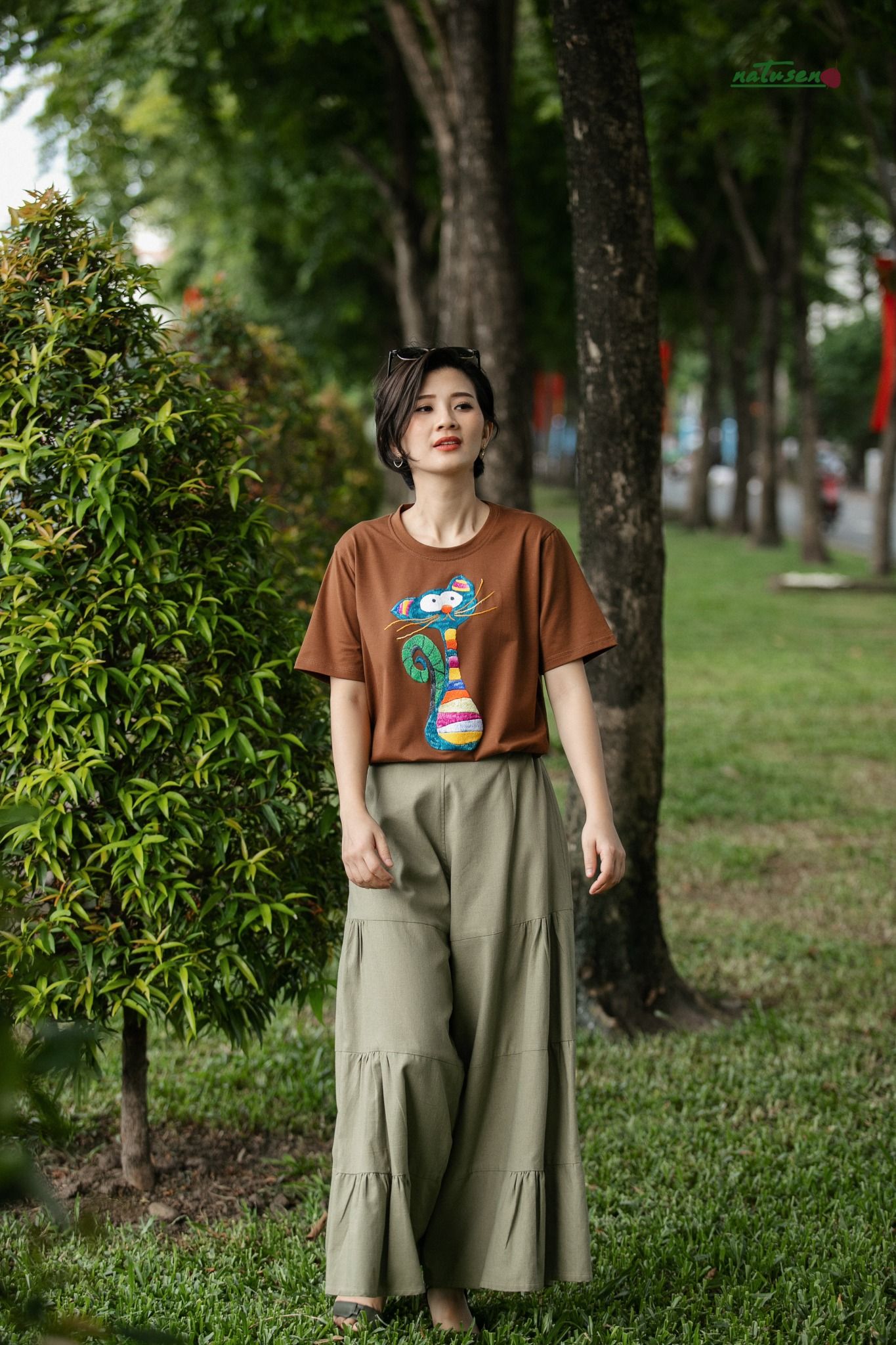 Áo Tshirt choco thêu tay Mèo Ngố