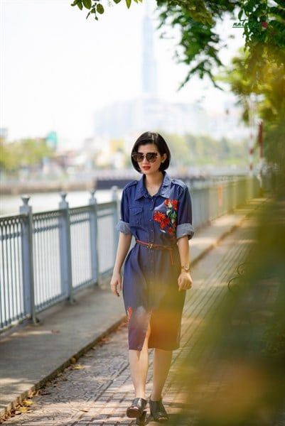 Đầm denim chemise safari thêu tay Bông Giấy