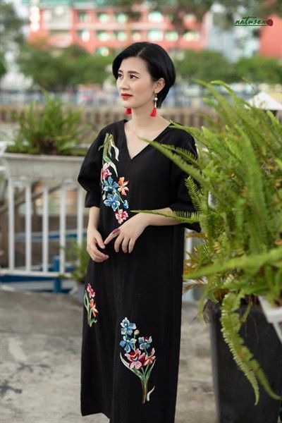 Đầm thêu thủ công Lan Bướm đi tiệc Đen LBD