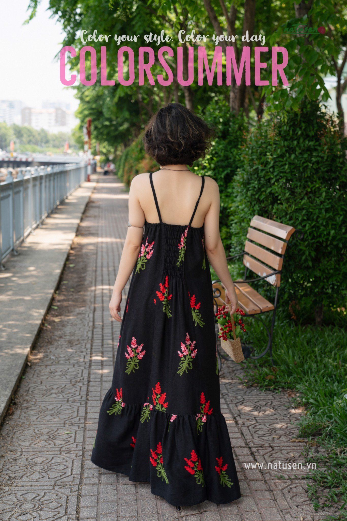 Đầm maxi Hawai hai dây Ren thêu Đen