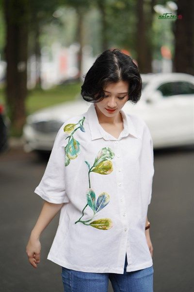 Áo linen thêu tay Lá Bàng chemise trắng