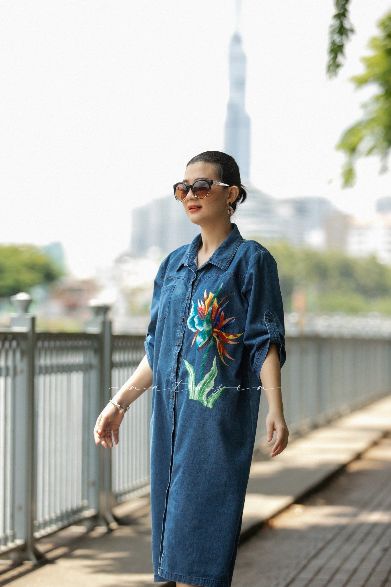 Đầm Bubby denim thêu tay Hạc Tiên