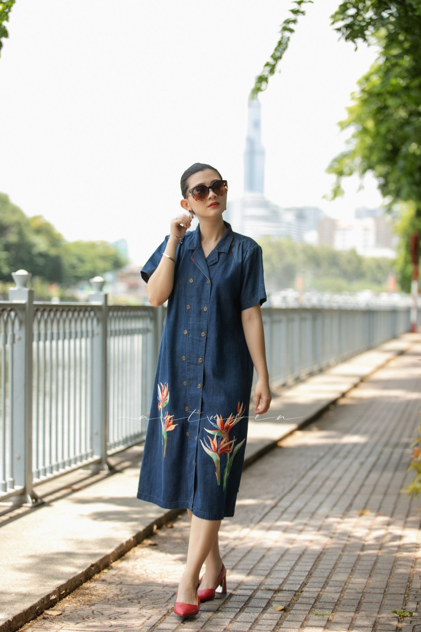 Đầm Safari denim thêu thủ công Thiên Điểu