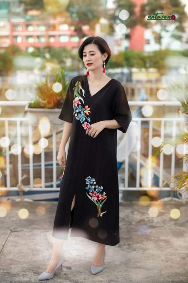 Đầm thêu thủ công Lan Bướm đi tiệc Đen LBD