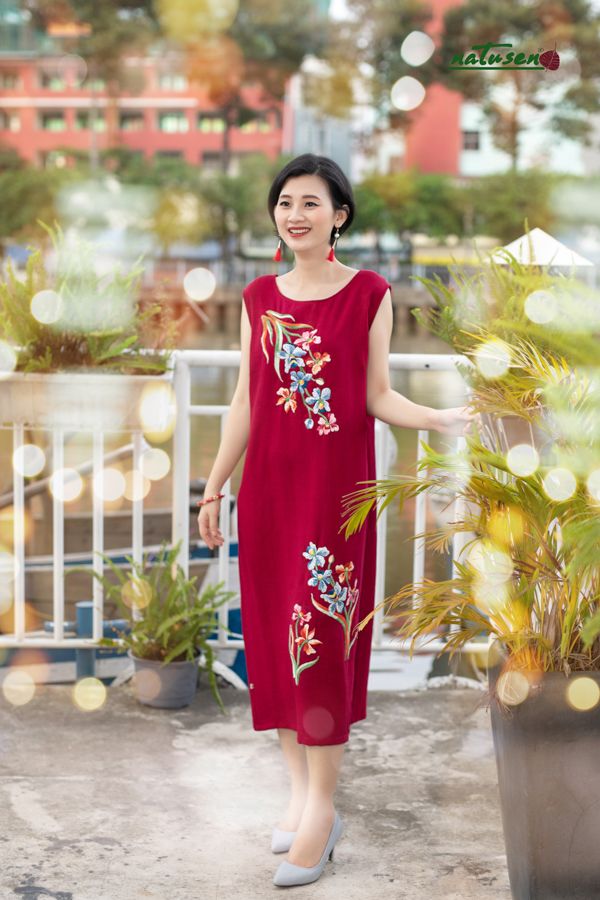  Đầm maxi thêu thủ công Lan Bướm Đỏ Festival 