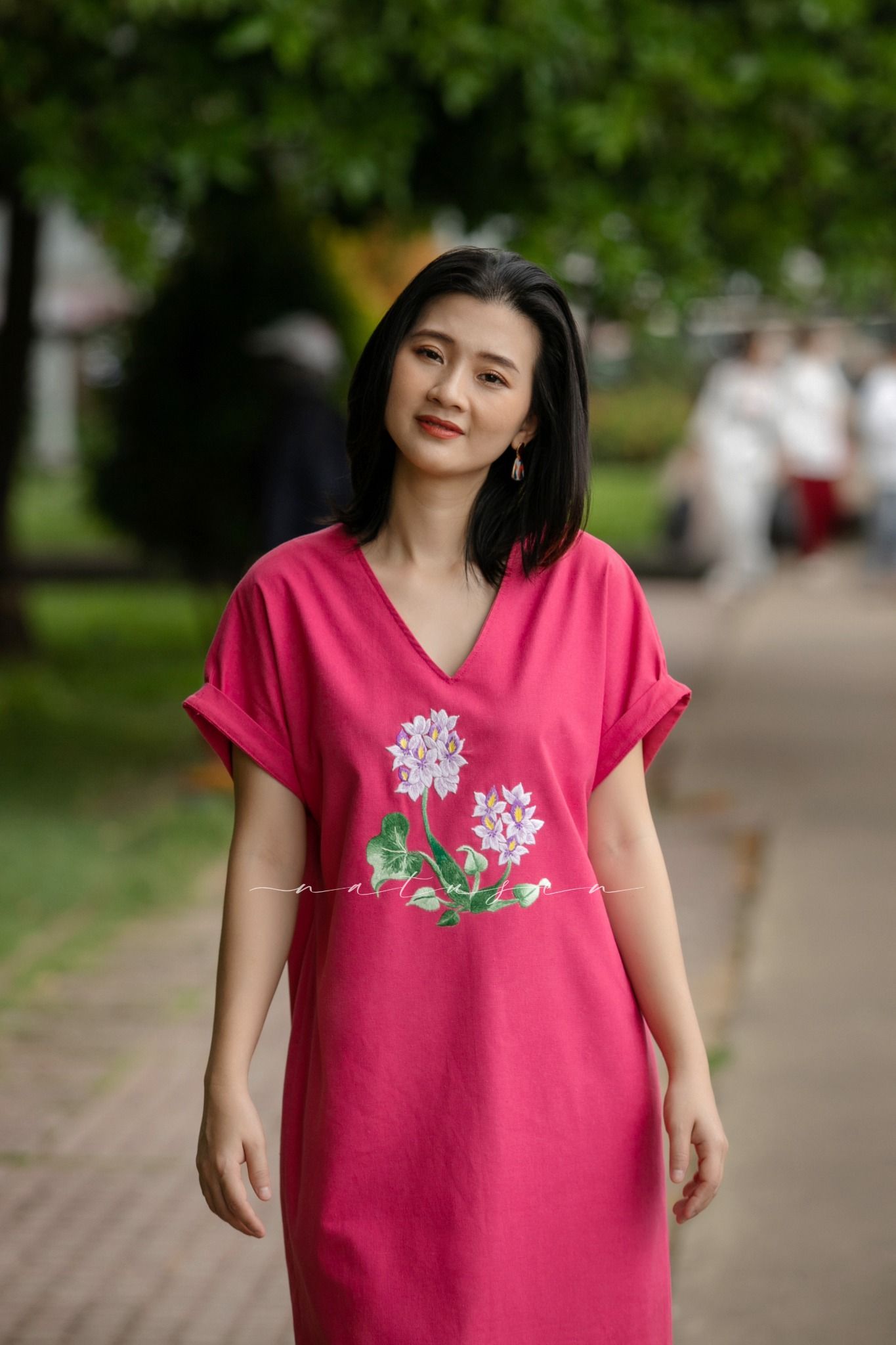 Đầm Tahera V hồng trầm thêu tay HOa Lục Bình