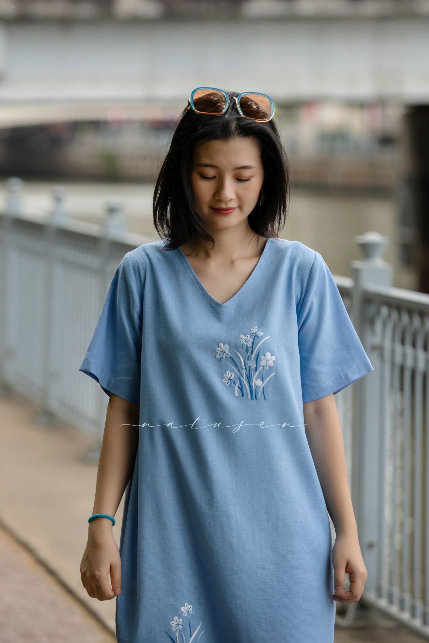 Đầm Xanh Biển linen thêu tay Huệ Mưa