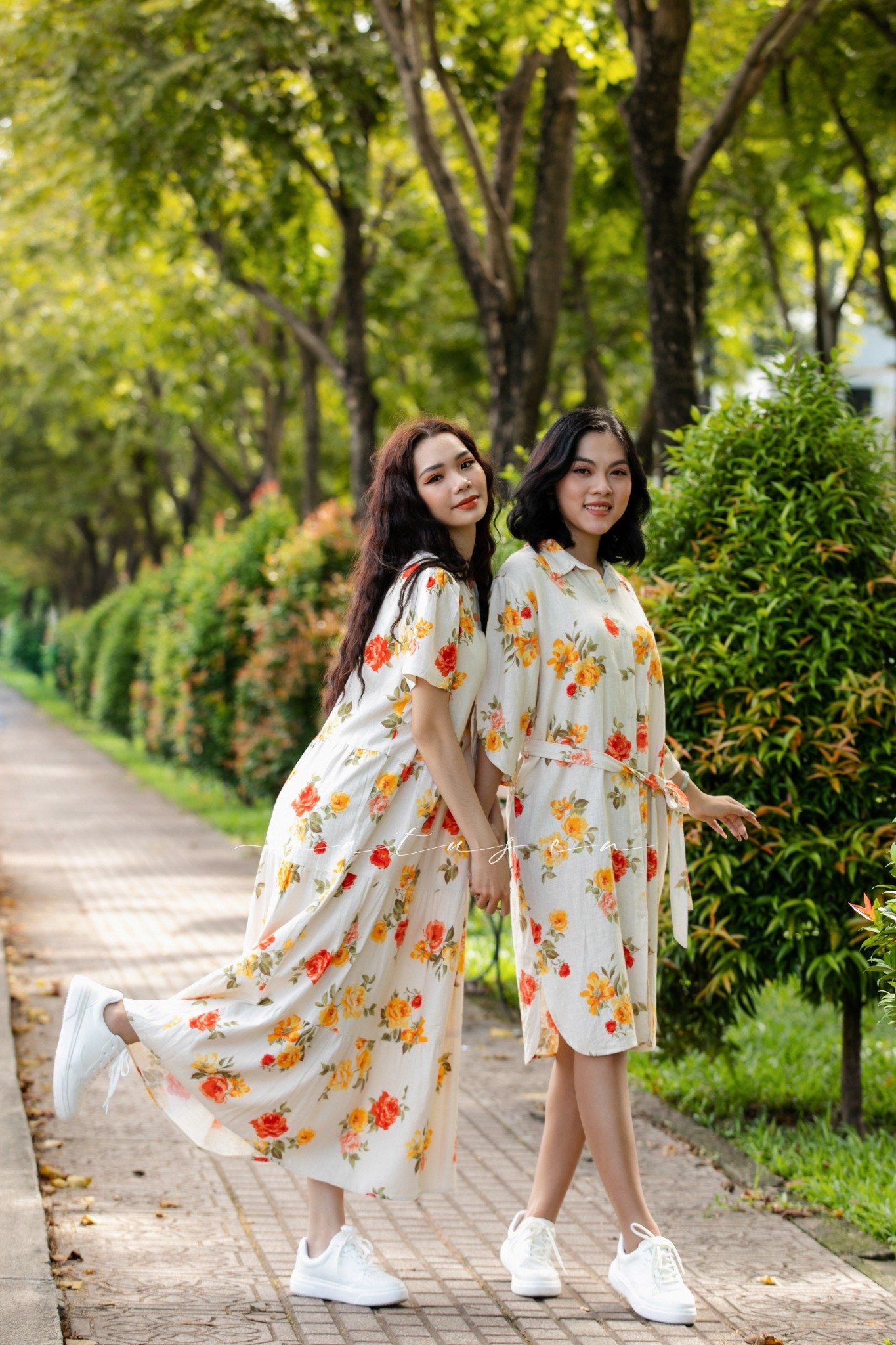 Đầm Boho Mao Linen kem hoa hồng maxi nhúng tầng