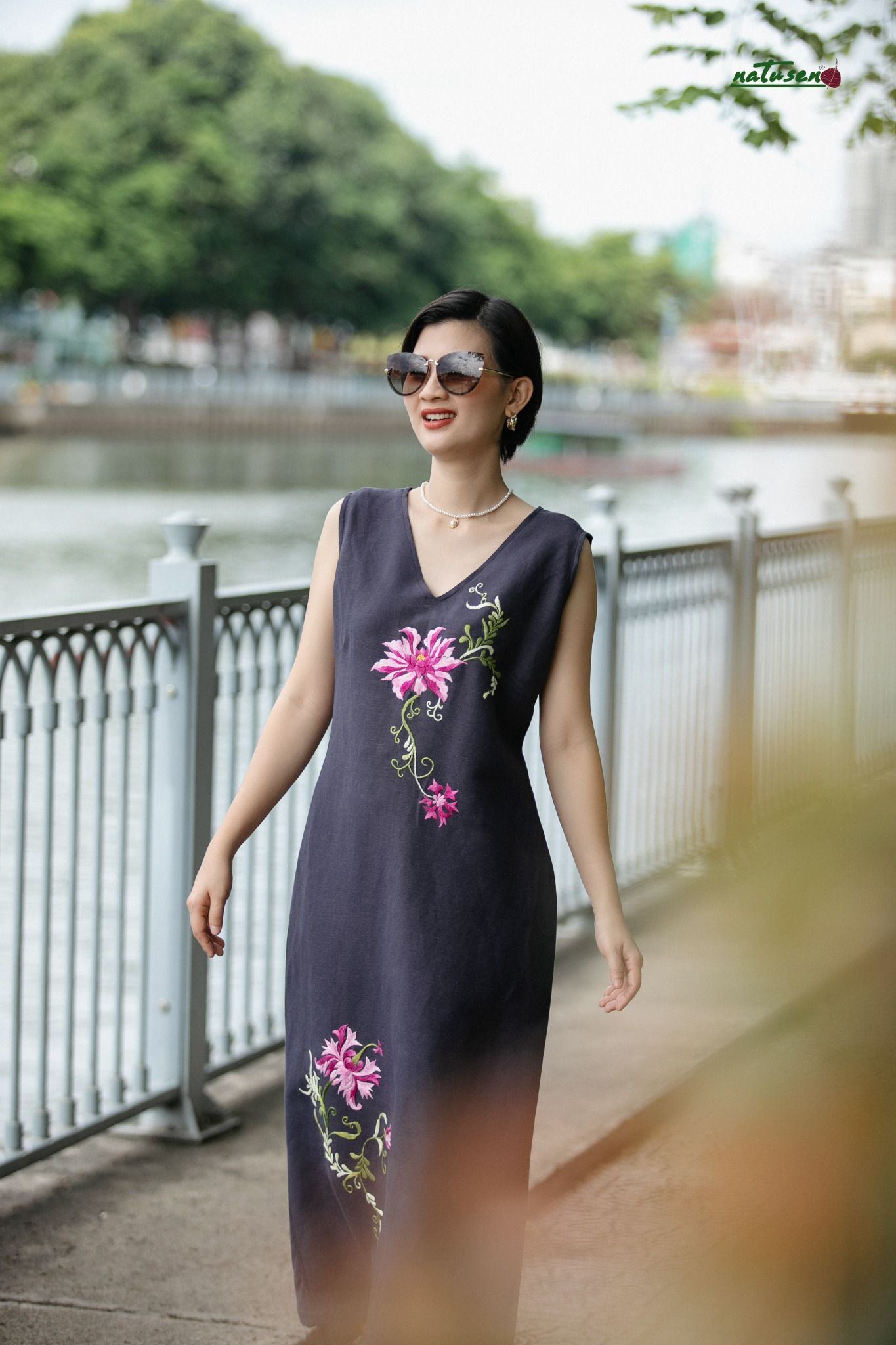 Đầm Anvie Xanh Đen thêu tay Quỳnh Liên
