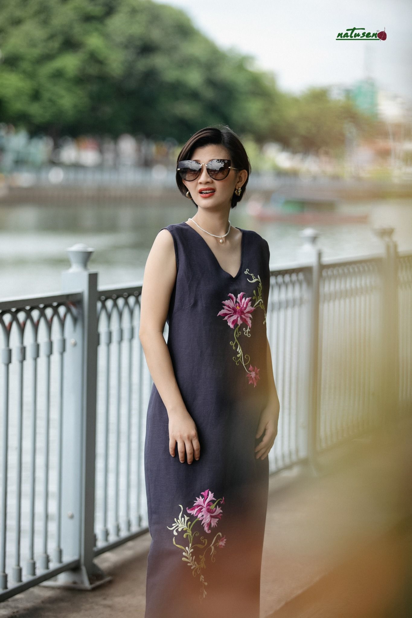 Đầm Anvie Xanh Đen thêu tay Quỳnh Liên