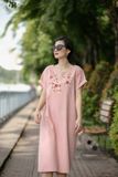  Đầm cocoon Hồng pastel thêu tay hoa sim 